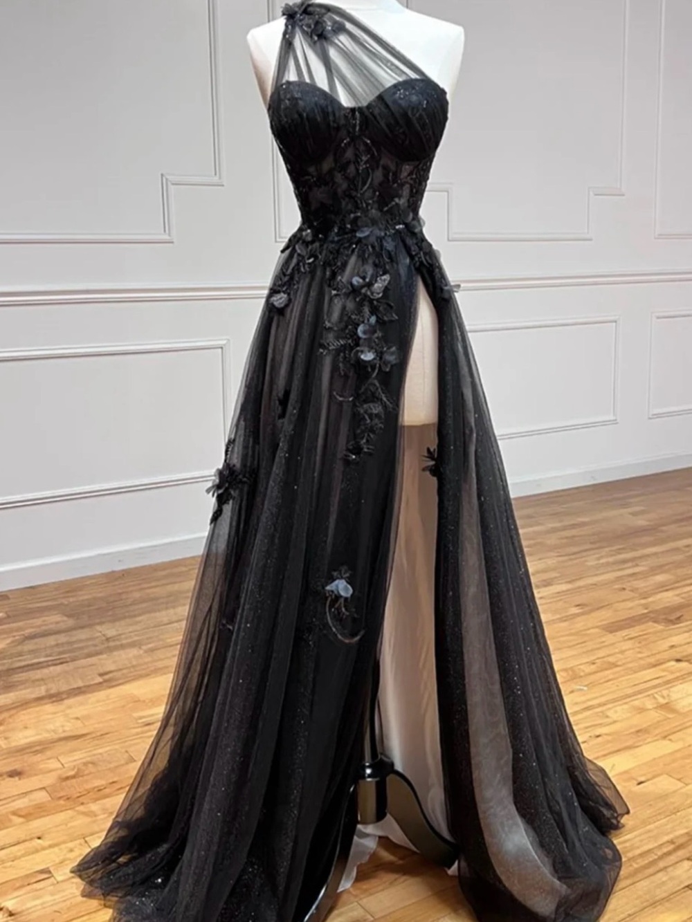 Black One-Shoulder Floral Appliqué Evening Dress